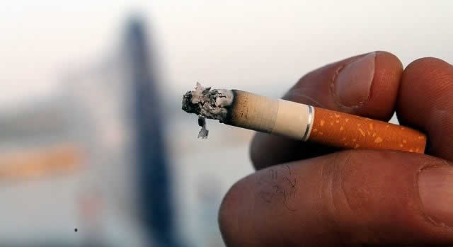 潰瘍性大腸炎は喫煙により発症リスクが抑えられる